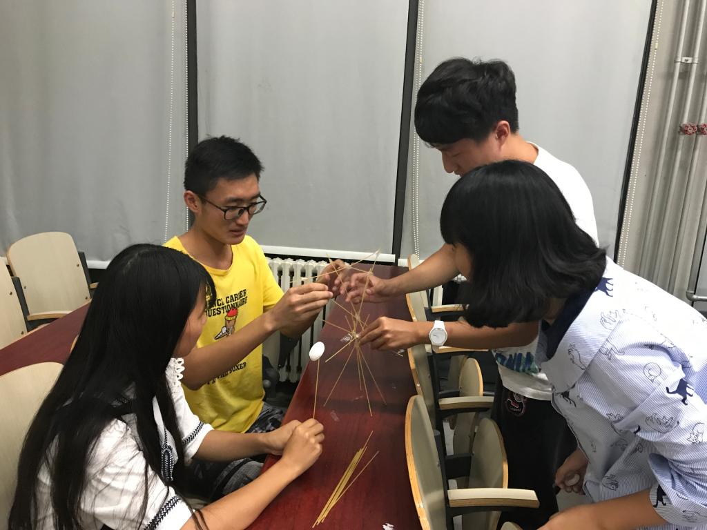 积极参与活动
